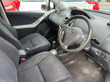2007 Toyota Vitz - photo 21