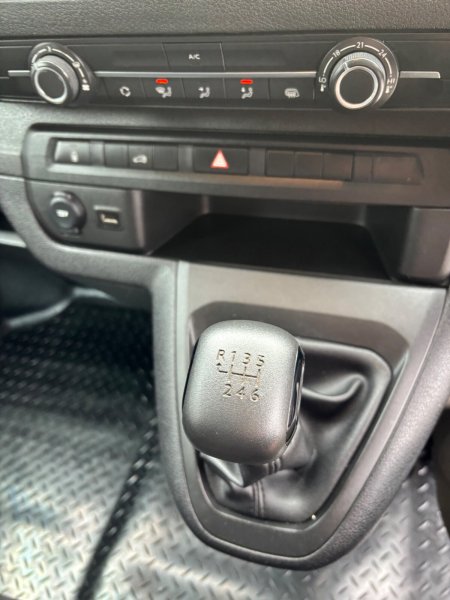 2023 Opel Vivaro - photo 24