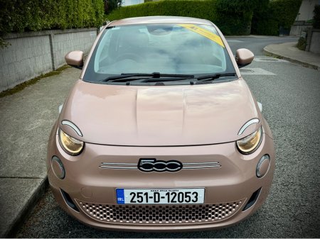 2025 Fiat 500e - photo 9