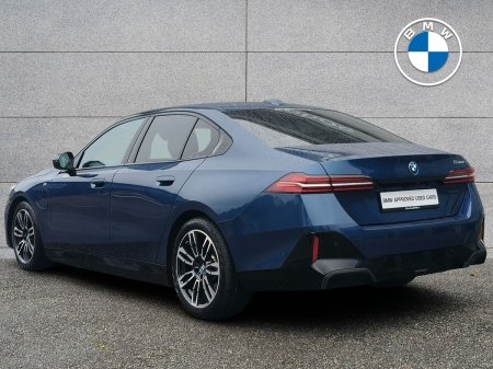 2024 BMW 5-Series - photo 2