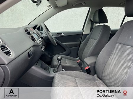 2011 Volkswagen Tiguan - photo 2