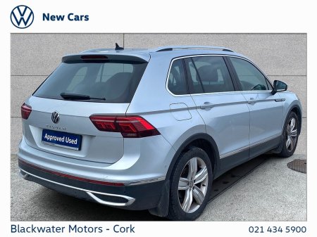 2021 Volkswagen Tiguan - photo 2
