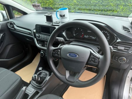 2020 Ford Fiesta - photo 16