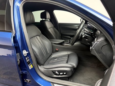 2021 BMW 5-Series - photo 10