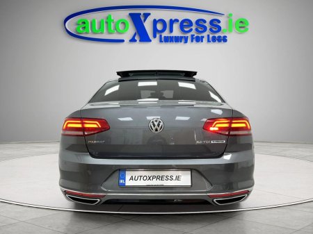 2017 Volkswagen Passat - photo 11