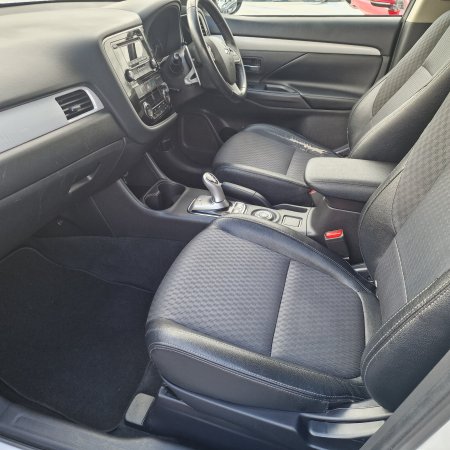 2015 Mitsubishi Outlander - photo 15