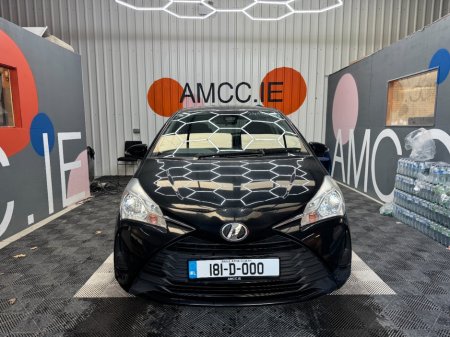 2018 Toyota Vitz - photo 2