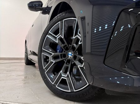 2026 BMW 5-Series - photo 13
