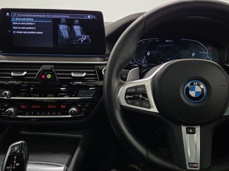 2022 BMW 5-Series - photo 17