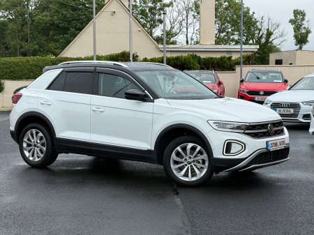 2024 Volkswagen T-Roc - photo 2
