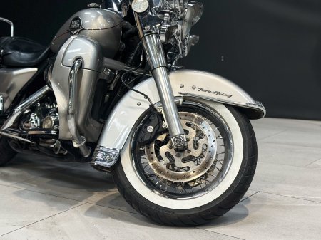 2008 HARLEY DAVIDSON ROAD KING - photo 5