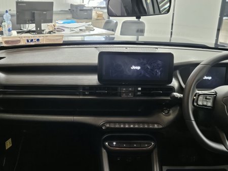 2026 Jeep Avenger - photo 12