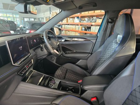 2025 Volkswagen Tiguan - photo 12