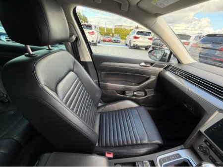 2019 Volkswagen Passat - photo 25