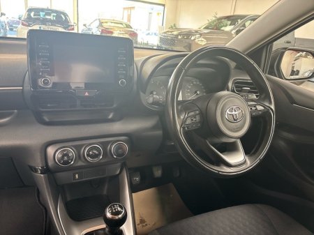 2022 Toyota Yaris - photo 8
