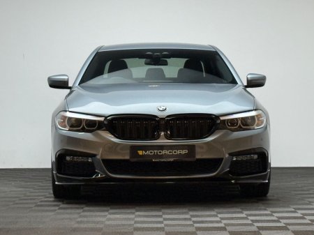 2017 BMW 5-Series - photo 2