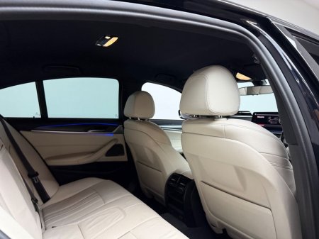 2022 BMW 5-Series - photo 11