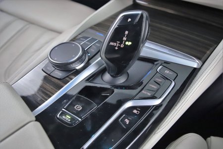 2023 BMW 5-Series - photo 22