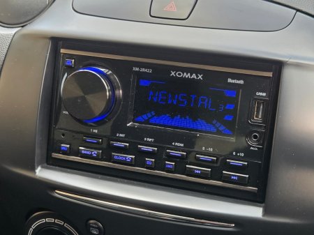 2014 Mazda Demio - photo 23