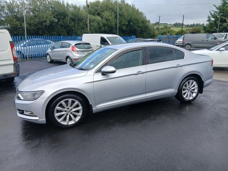 2018 Volkswagen Passat - photo 2