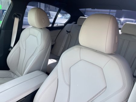 2019 BMW 5-Series - photo 9