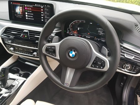 2023 BMW 5-Series - photo 6