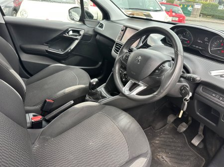 2016 Peugeot 208 - photo 22