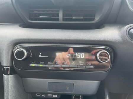 2024 Toyota Yaris - photo 18