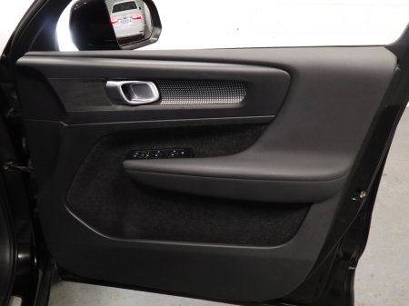 2020 Volvo XC40 - photo 23