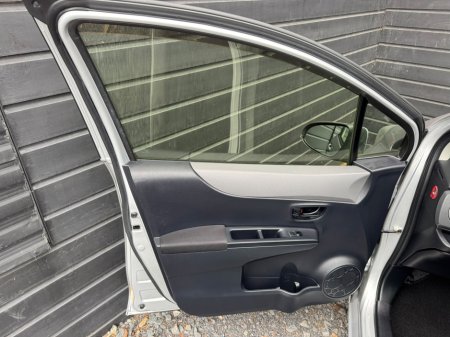 2013 Toyota Yaris - photo 14