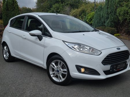 2015 Ford Fiesta - photo 2