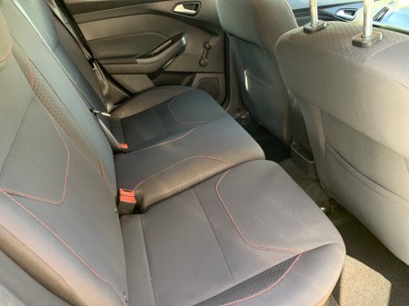 2016 Ford Focus - photo 13