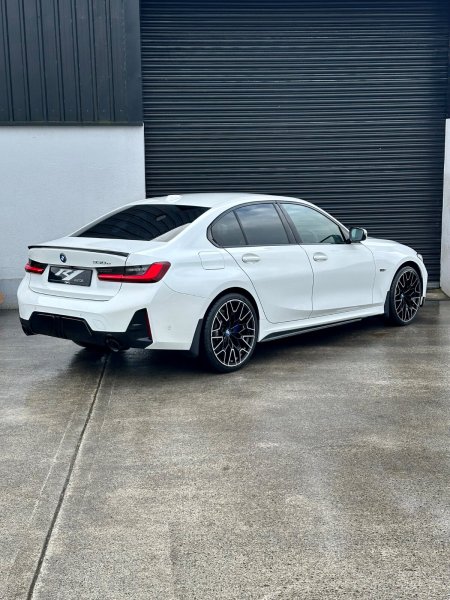 2022 BMW 3-Series - photo 6