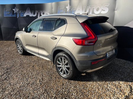 2021 Volvo XC40 - photo 3