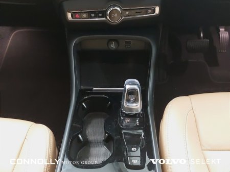 2022 Volvo XC40 - photo 25