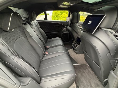 2025 Bentley Flying Spur - photo 17