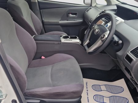 2013 Toyota Prius - photo 10
