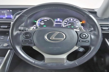 2017 Lexus IS - photo 17