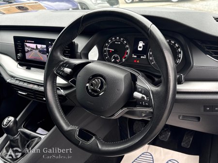 2022 Skoda Octavia - photo 12