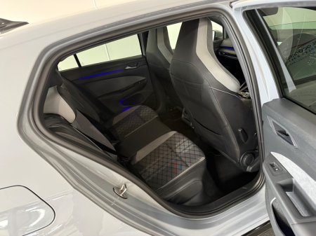 2023 Volkswagen Golf - photo 4