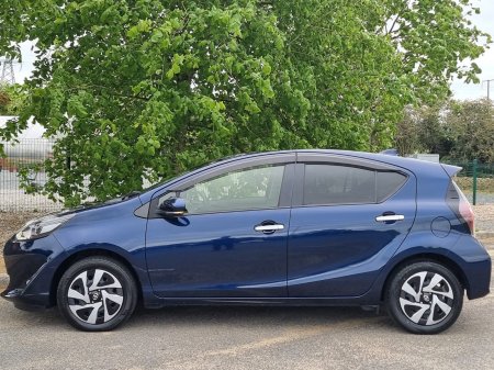 2019 Toyota Aqua - photo 2
