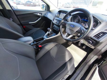 2017 Ford Focus - photo 11