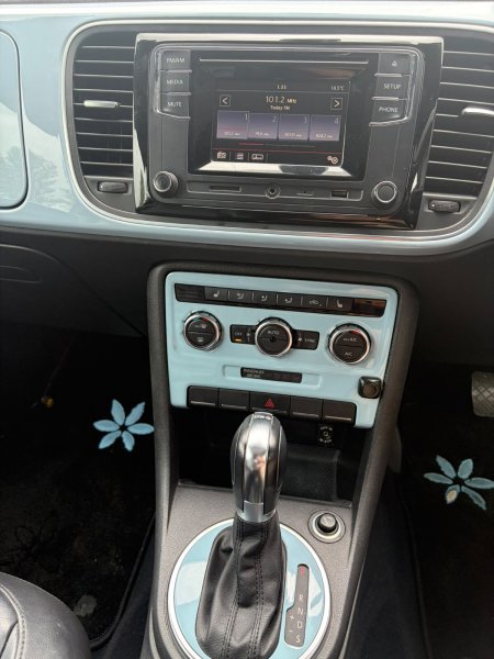 2012 Volkswagen Beetle - photo 10