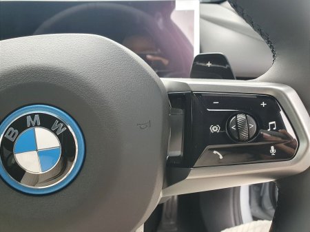 2026 BMW 5-Series - photo 18