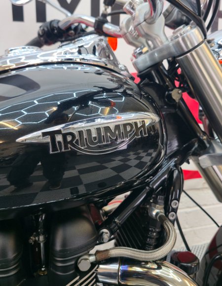 2010 Triumph Bonneville - photo 14