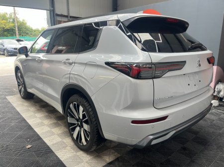 2024 Mitsubishi Outlander - photo 5