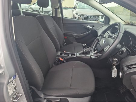 2016 Ford Focus - photo 11