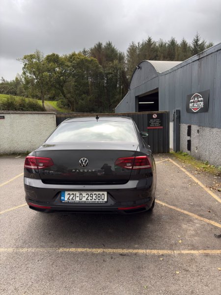 2022 Volkswagen Passat - photo 3