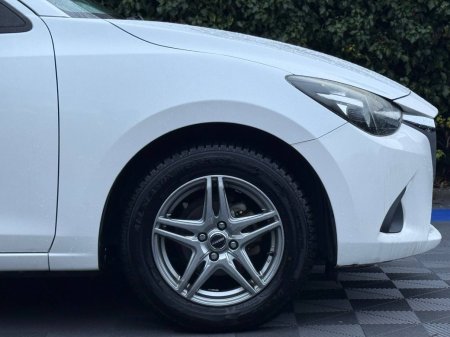 2017 Mazda Demio - photo 9