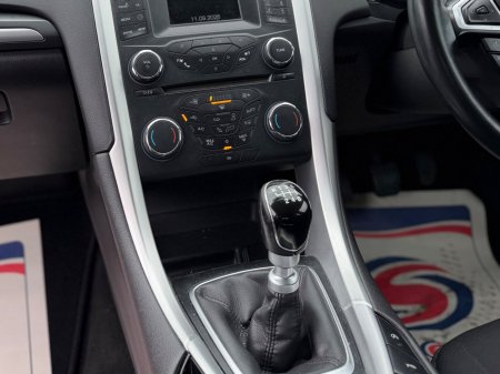 2015 Ford Mondeo - photo 22